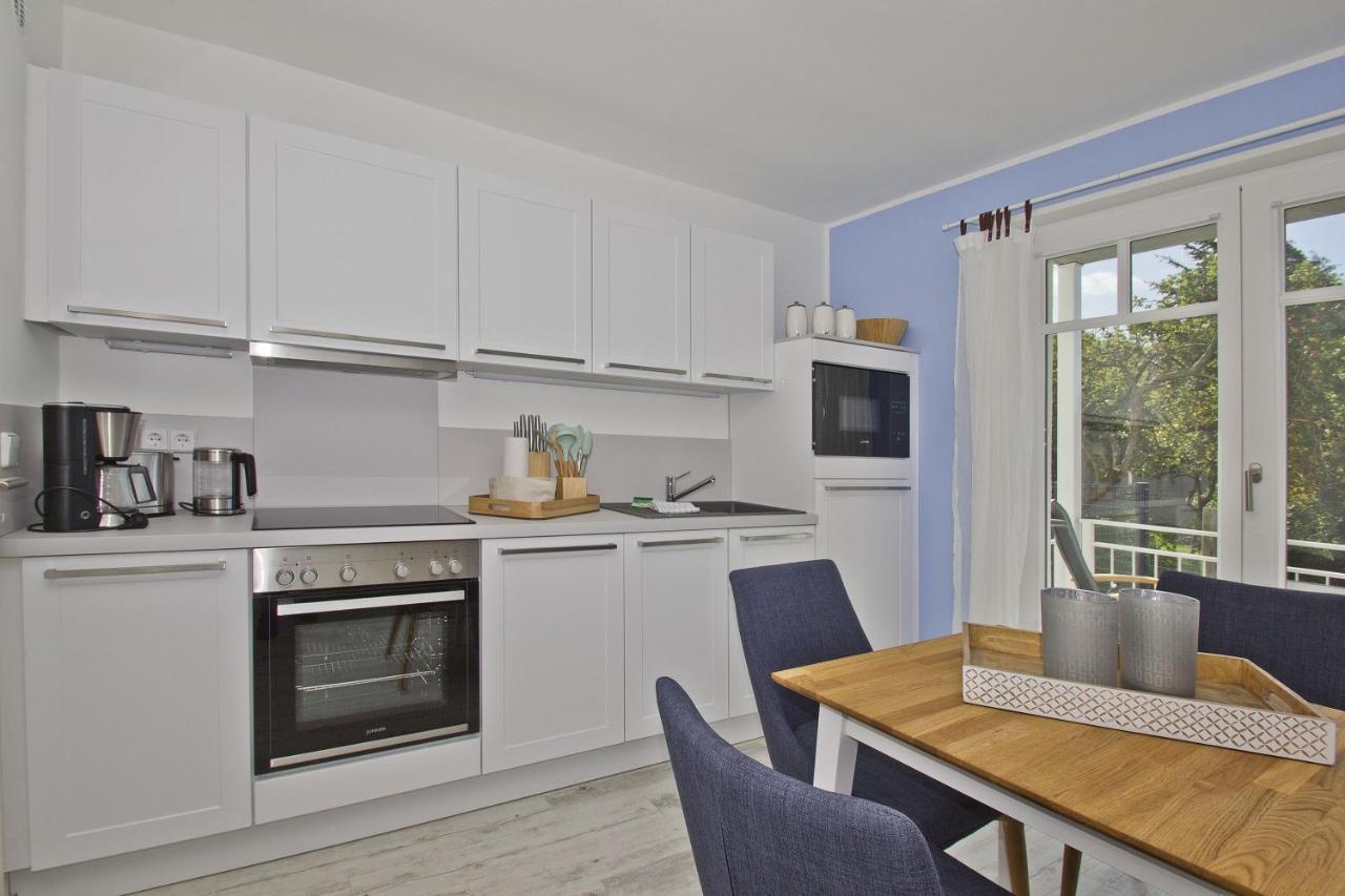Moderne Ferienwohnung Mit Balkon, Meerblick - Ferienresidenz Zwei Boddenfewo 1-2 Lietzow エクステリア 写真