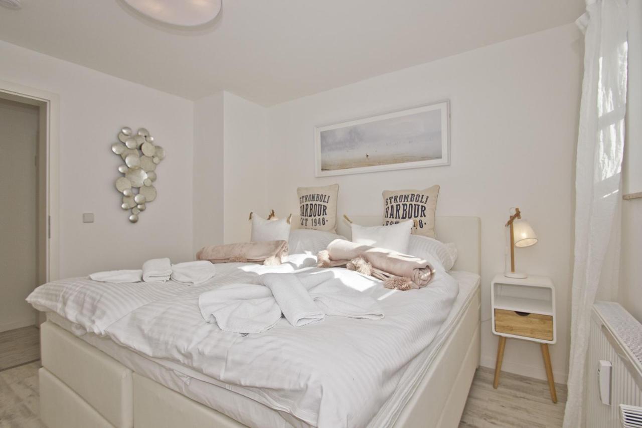 Moderne Ferienwohnung Mit Balkon, Meerblick - Ferienresidenz Zwei Boddenfewo 1-2 Lietzow エクステリア 写真